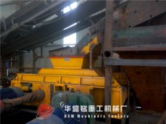 花香中的四輥破碎機(jī)發(fā)貨，顯得格外好看